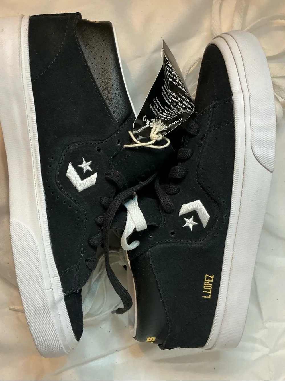 Converse Kids Black Low-Top Sneakers with White Trim Boy 4/women 5.5